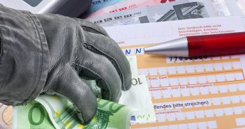 Millionenüberweisung: Buchhalterin fällt auf diesen Trick herein