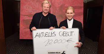 Emotion Artist Alexander Höller versteigert Bild für Oliver Kahn Stiftung Alexander Höller